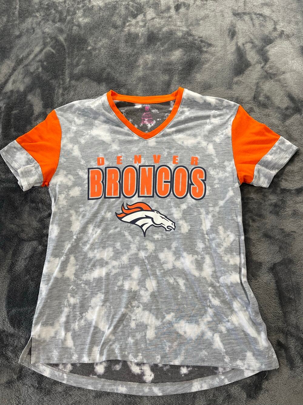NFL Denver Broncos Bleached Tie Dye V-Neck Shirt Small Orange Sleeve Tee